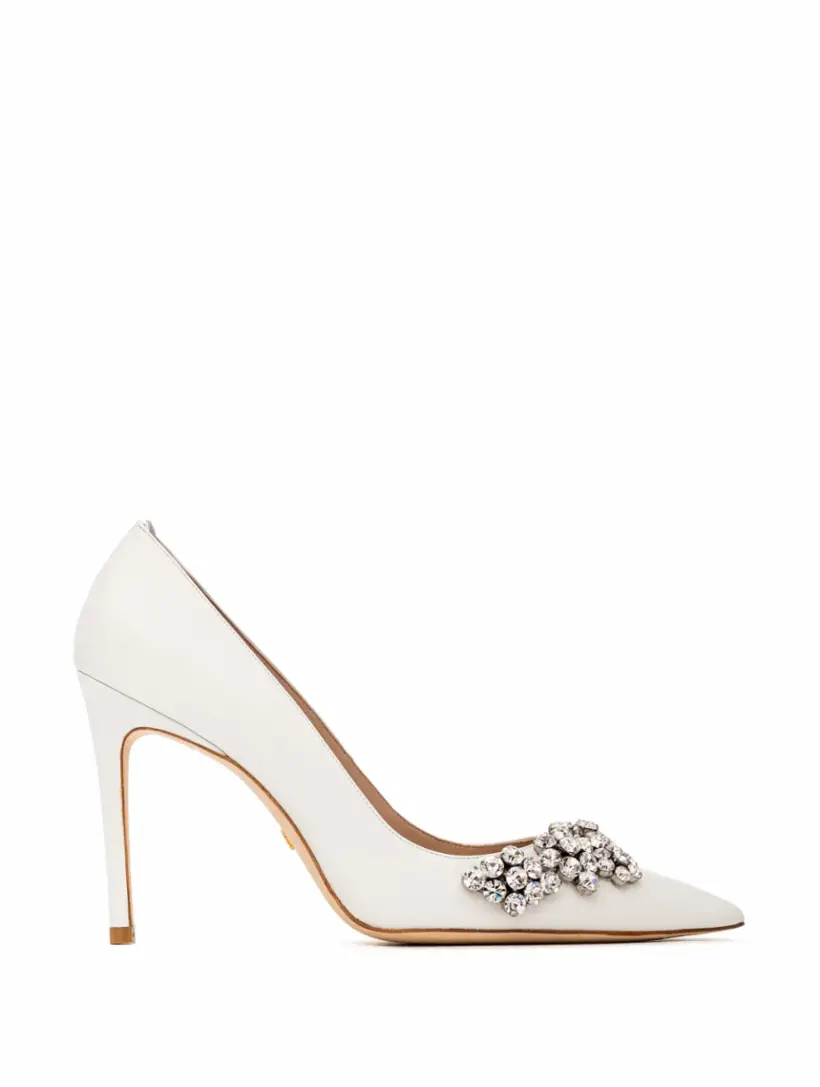 

Кожаные туфли с кристаллами Stuart Weitzman, белый