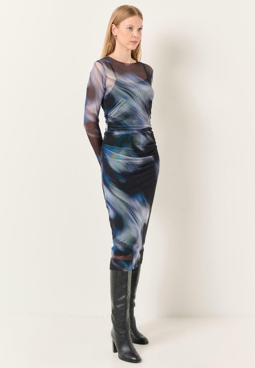 

Платье-футляр LONG SLEEVED NECK PATTERNED MIDI Jimmy Key, черный