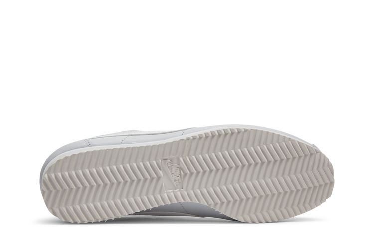 Кроссовки Wmns Classic Cortez Leather 'Football Grey', серый — фото 4