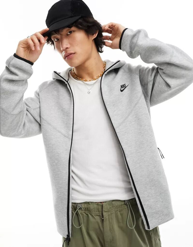 

Серая худи на молнии Nike Tech Fleece