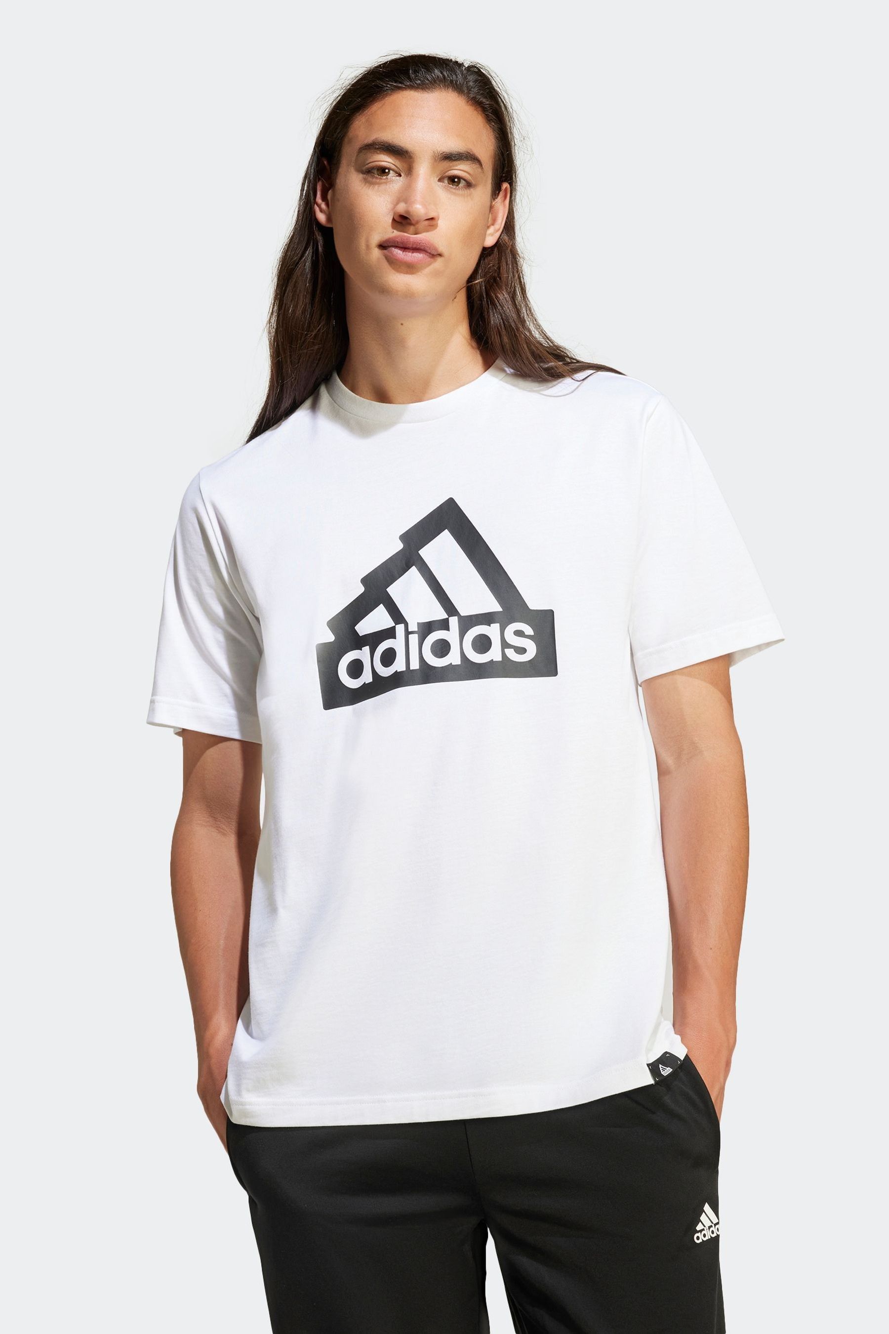 

Футболка с графическим принтом Modern Essentials из 100% хлопка Adidas, белый