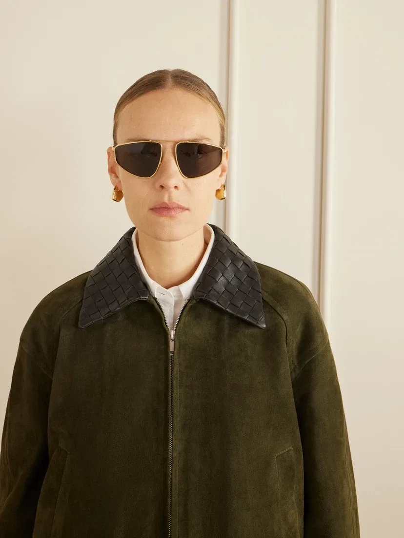 Солнцезащитные очки-авиаторы Ribbon золотистого цвета BOTTEGA VENETA EYEWEAR, золотой — фото 2