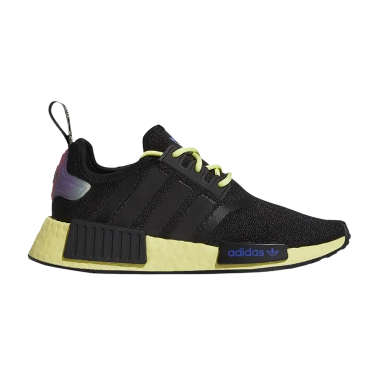 

Кроссовки Adidas NMD_R1 Big Kid, черный