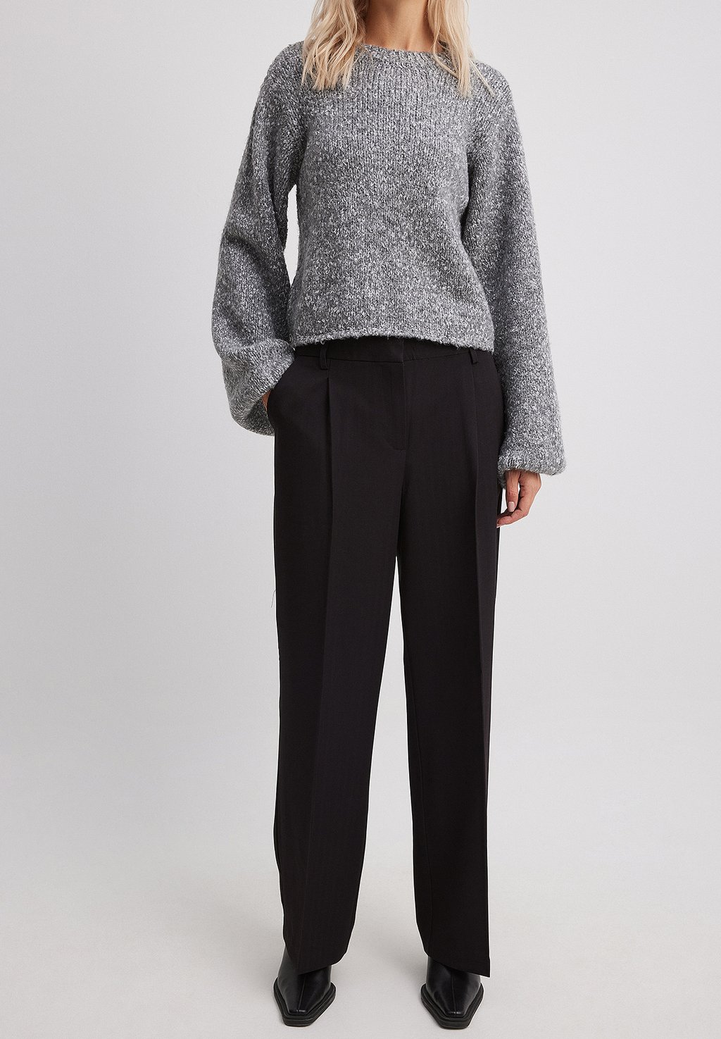 

Брюки SCHWERE MIT TAILLE NA-KD, черный