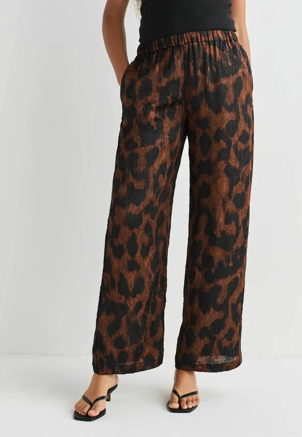 Широкие брюки мятой ткани, укороченного кроя. Next, Brown Animal Print