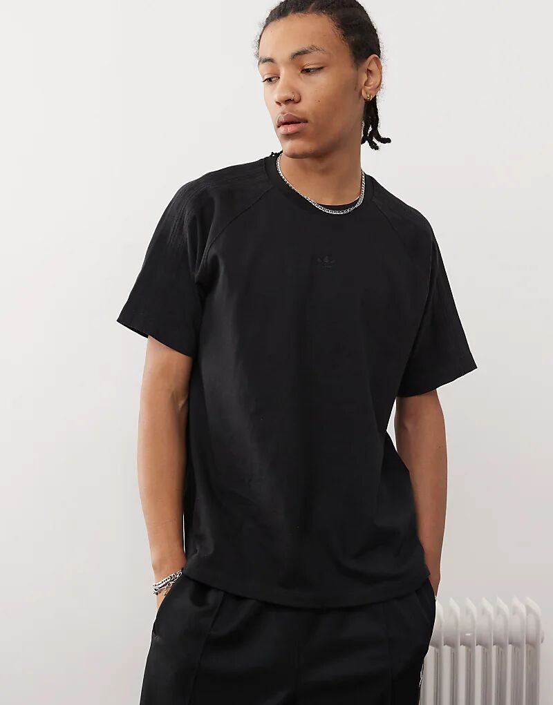 

Футболка Premium Essentials черного цвета adidas Originals