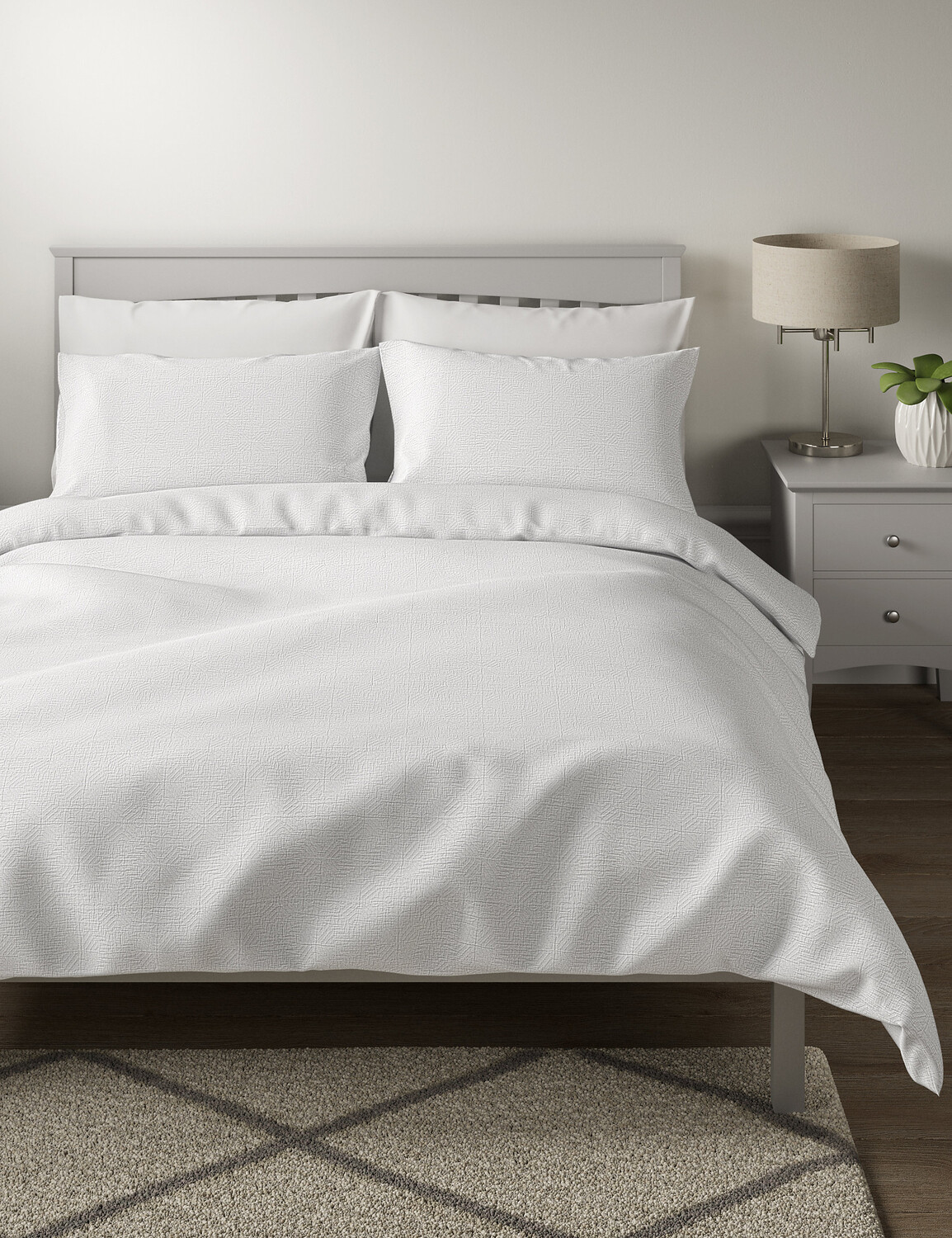 

Комплект постельного белья Matelasse из чистого хлопка с геометрическим узором Marks & Spencer, белый