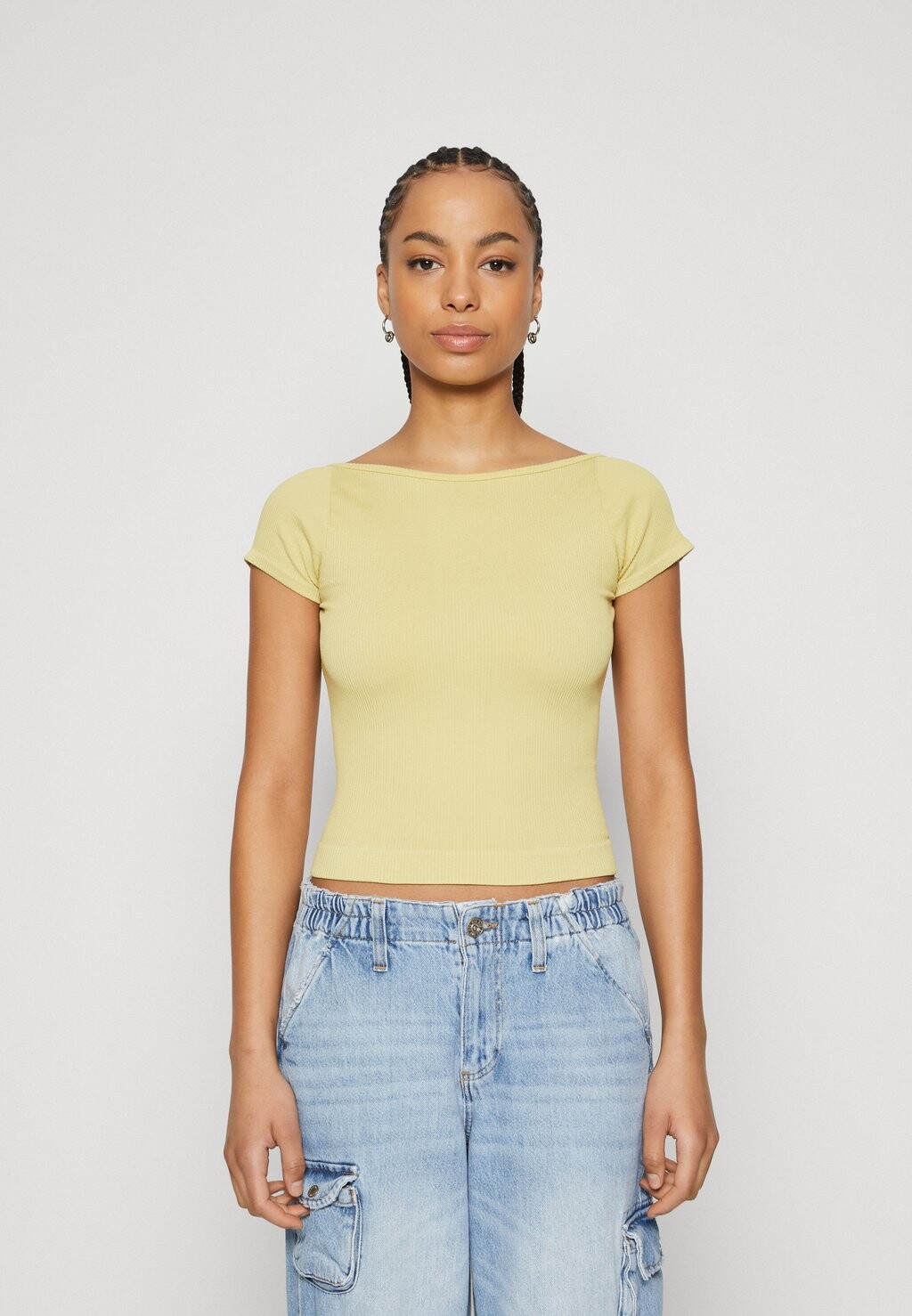 

Футболка с принтом ALICIA BACKLESS BDG Urban Outfitters, цвет tender yellow