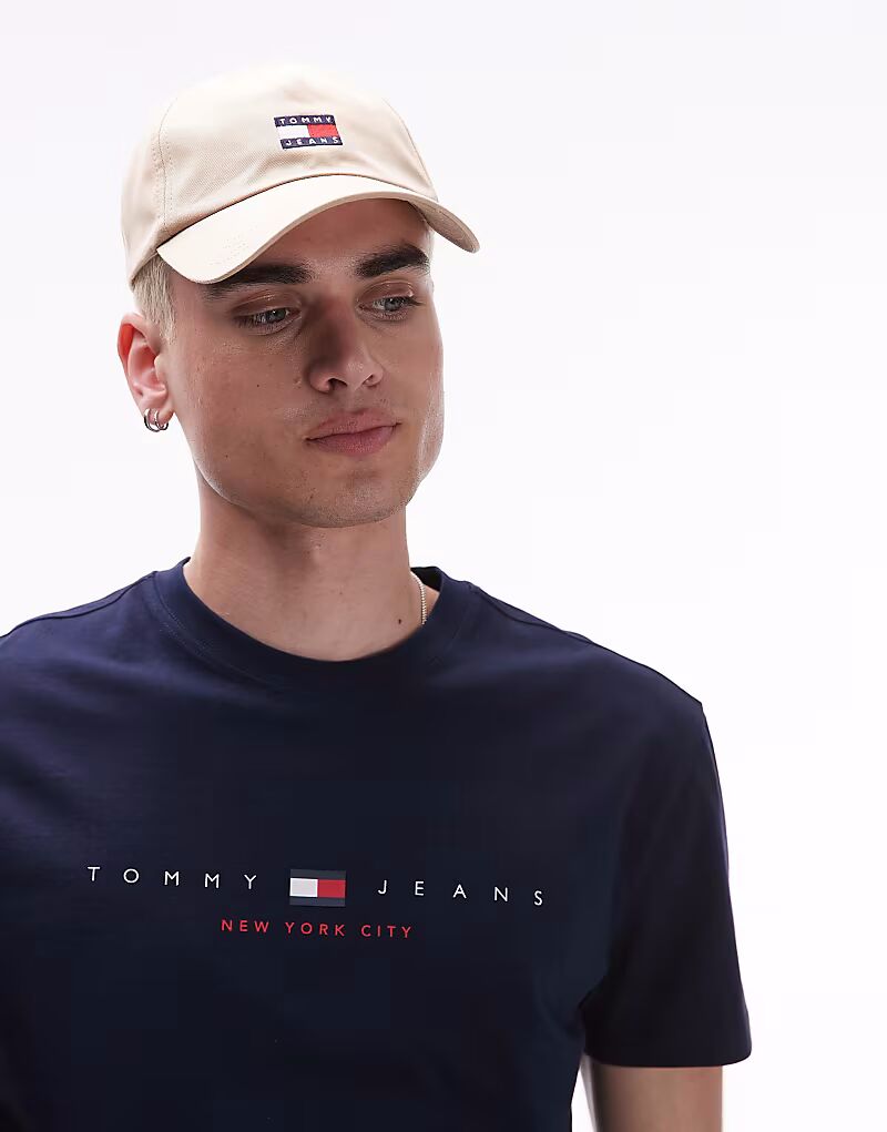 

Кепка Tommy Jeans Core Flag бежевого цвета