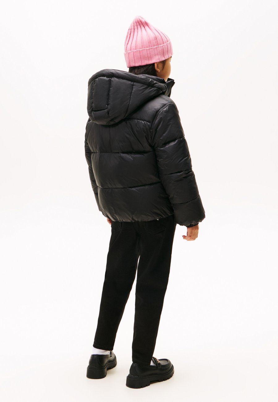 Зимняя куртка Tommy Hilfiger HOODED SHINY PUFFER UNISEX, Black — фото 3