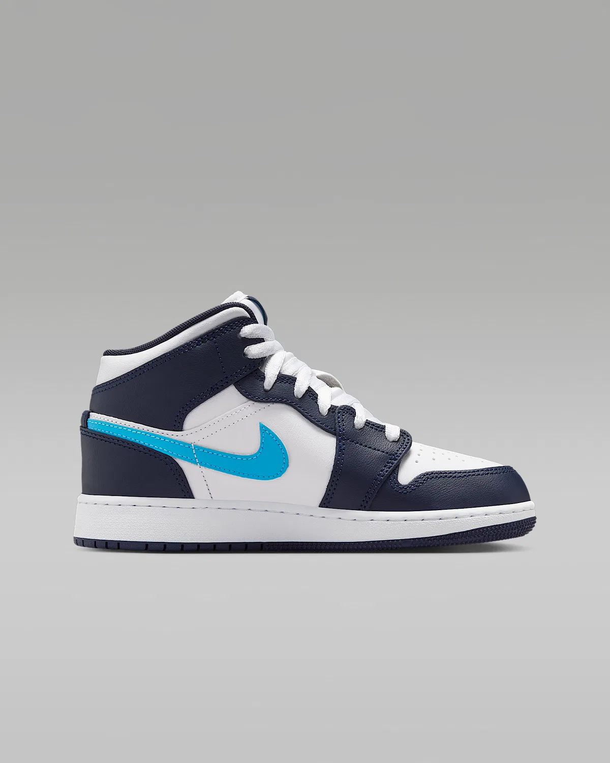 Кроссовки Air Jordan 1 Mid для детей старшего возраста, Obsidian/White/Dark Powder Blue — фото 3