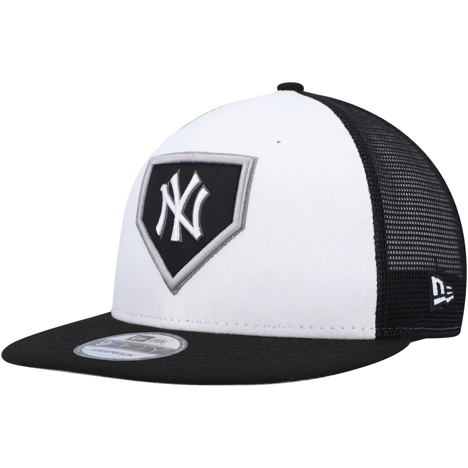 

Мужская кепка New Era белого/черного цвета New York Yankees 2022 Clubhouse Trucker 9FIFTY Snapback