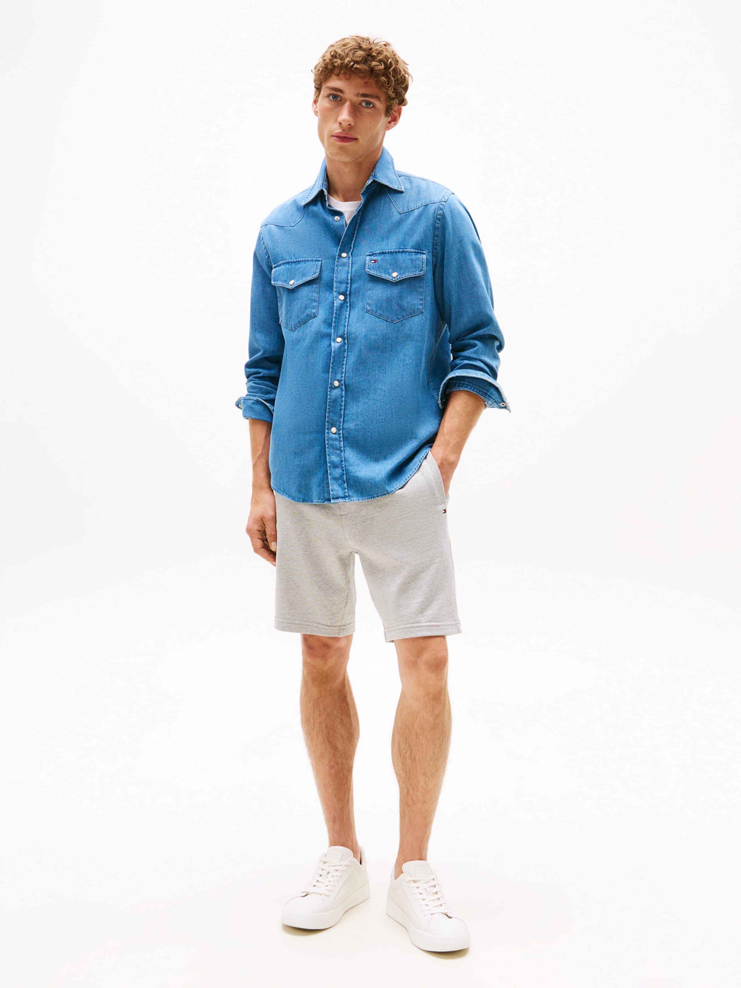 TOMMY HILFIGER Рубашка на пуговицах 'WESTERN' в синем дениме, Regular fit — фото 4