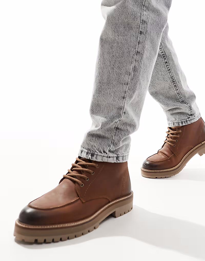 

Ботинки Django chukka от Schuh в цвете tan nubuck