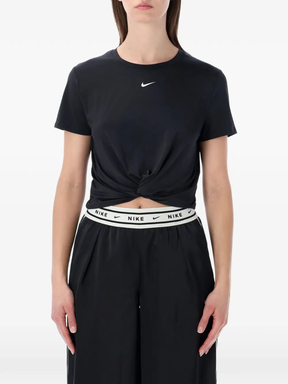 

Футболка с узлом Nike, черный