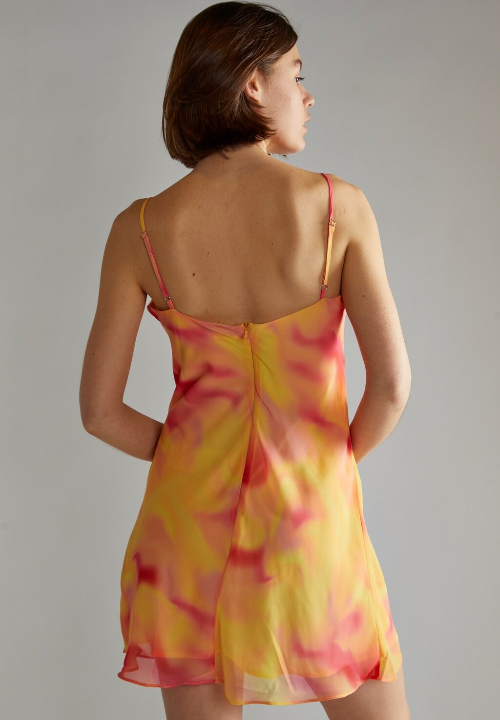 

Дневное платье TIE-DYE GATHERED BUST-CUP Glamorous, оранжевый