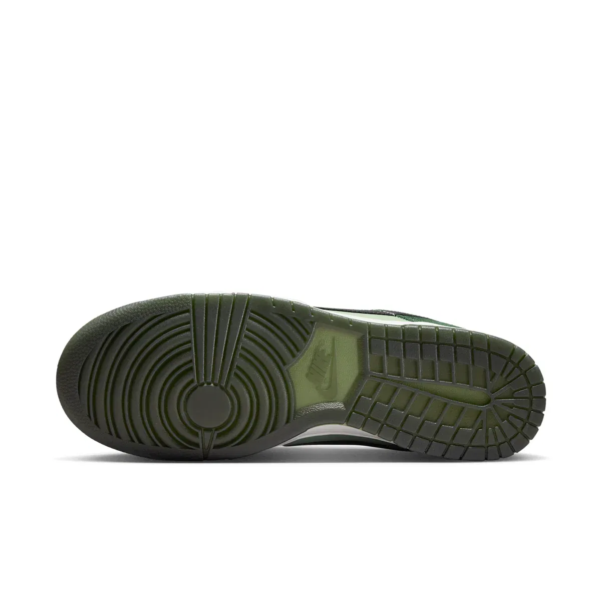 Мужские кроссовки Dunk Low Retro SE Nike, зеленый — фото 2