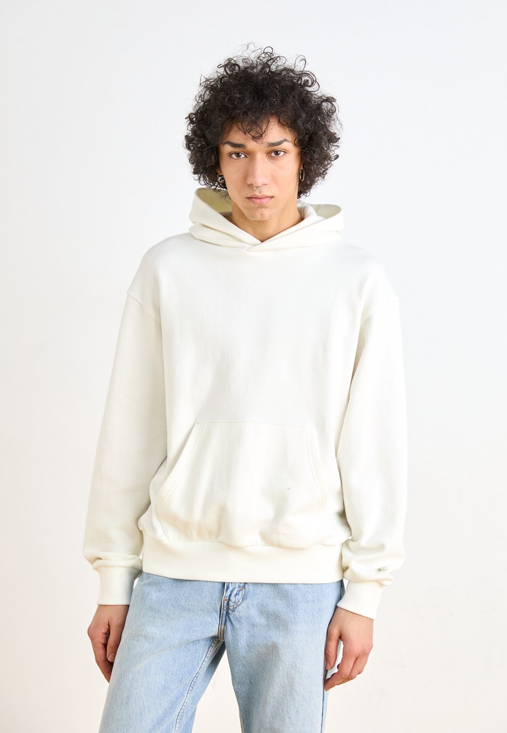 

Толстовка с капюшоном SUSTAINABLE HOODIE Champion Rochester, молочный