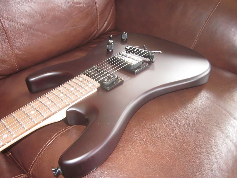 

Электрогитара Dean Vendetta VNXM SN Double Cutaway Electric Guitar Satin Natural