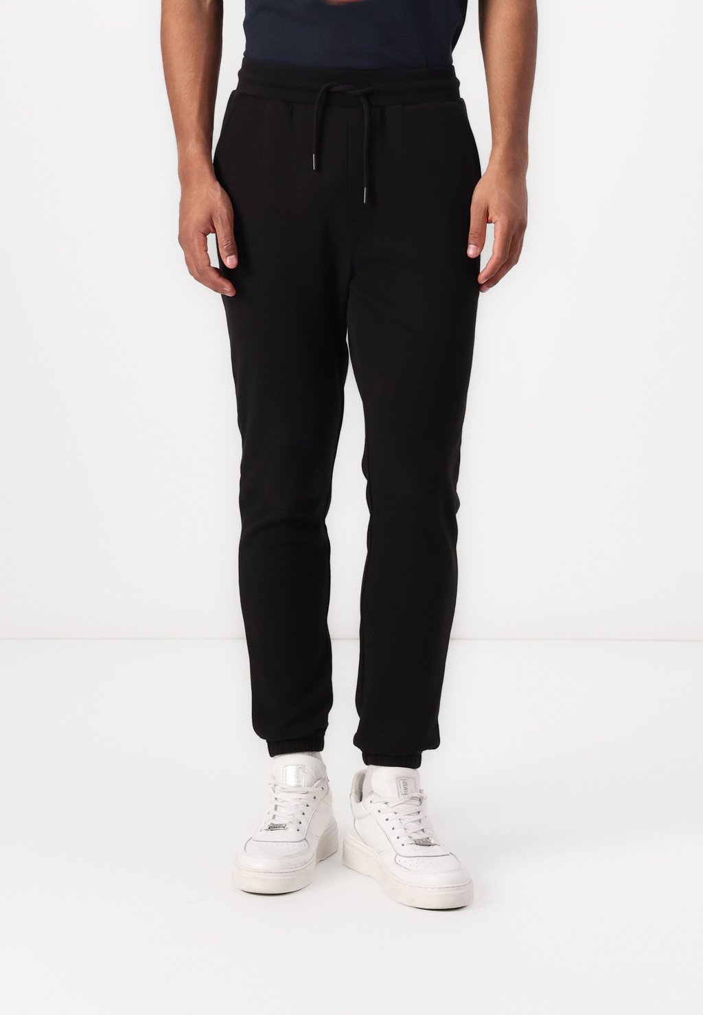 

Спортивные штаны WAISTBAND SWEATPANT Lyle & Scott, черный