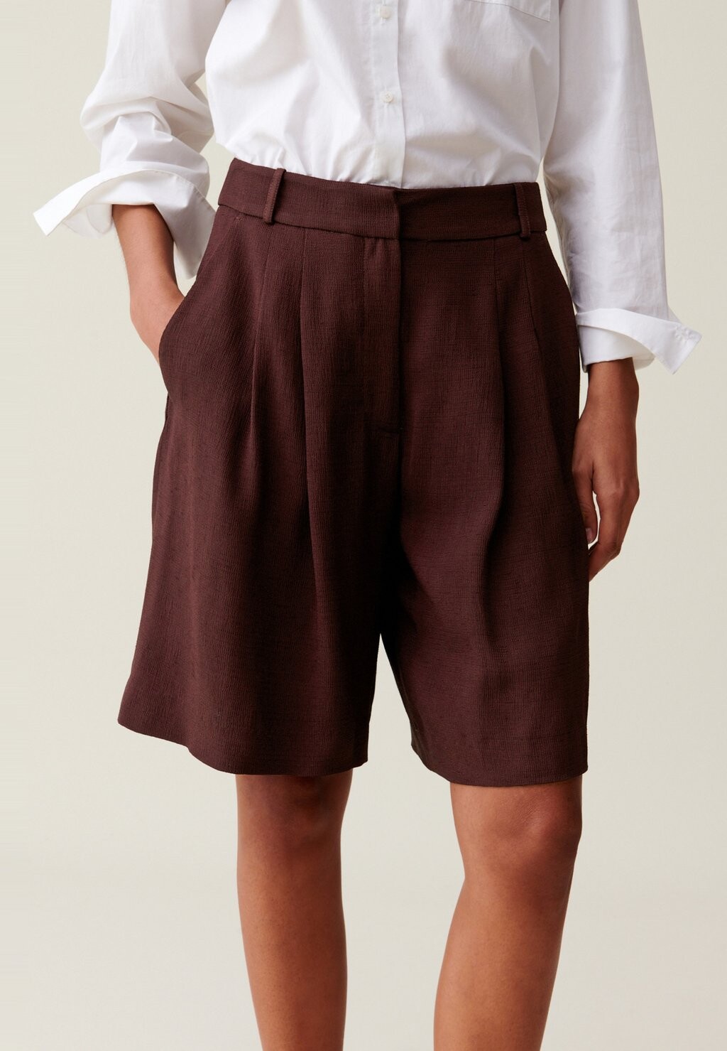 

Шорты BERMUDA CAPPUCINO TAILLE HAUTE Claudie Pierlot, коричневый