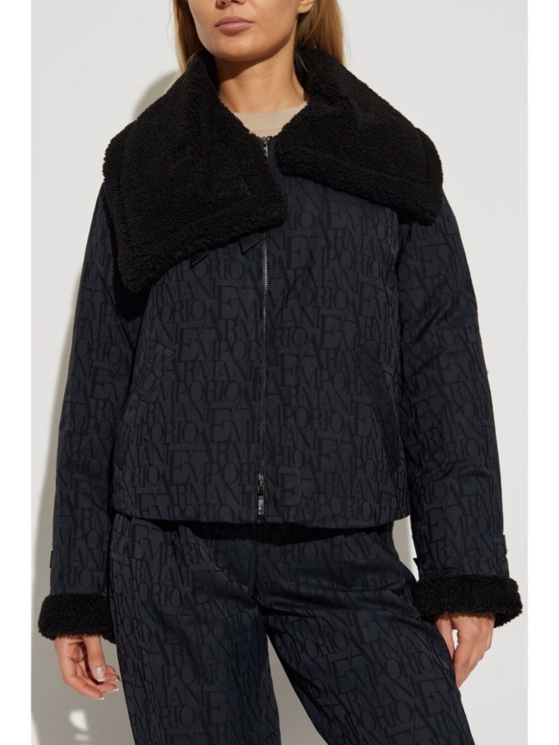 

Emporio Armani куртка с меховой отделкой, черный