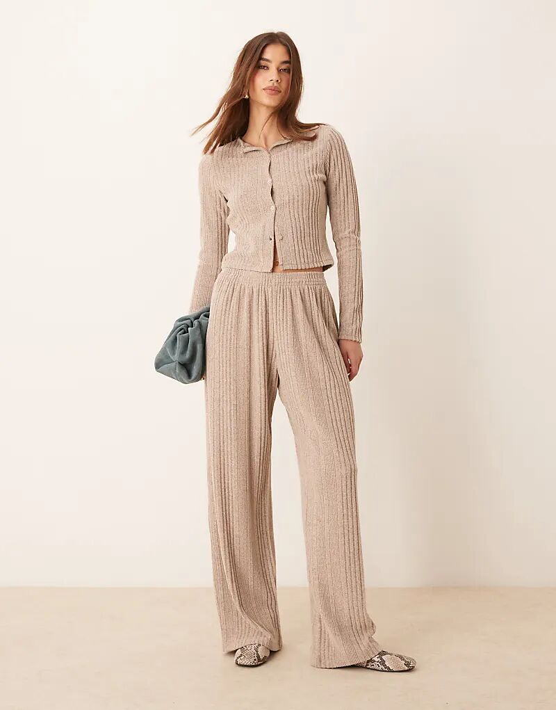

Широкие брюки Miss Selfridge в рубчик с начесом, цвета камня