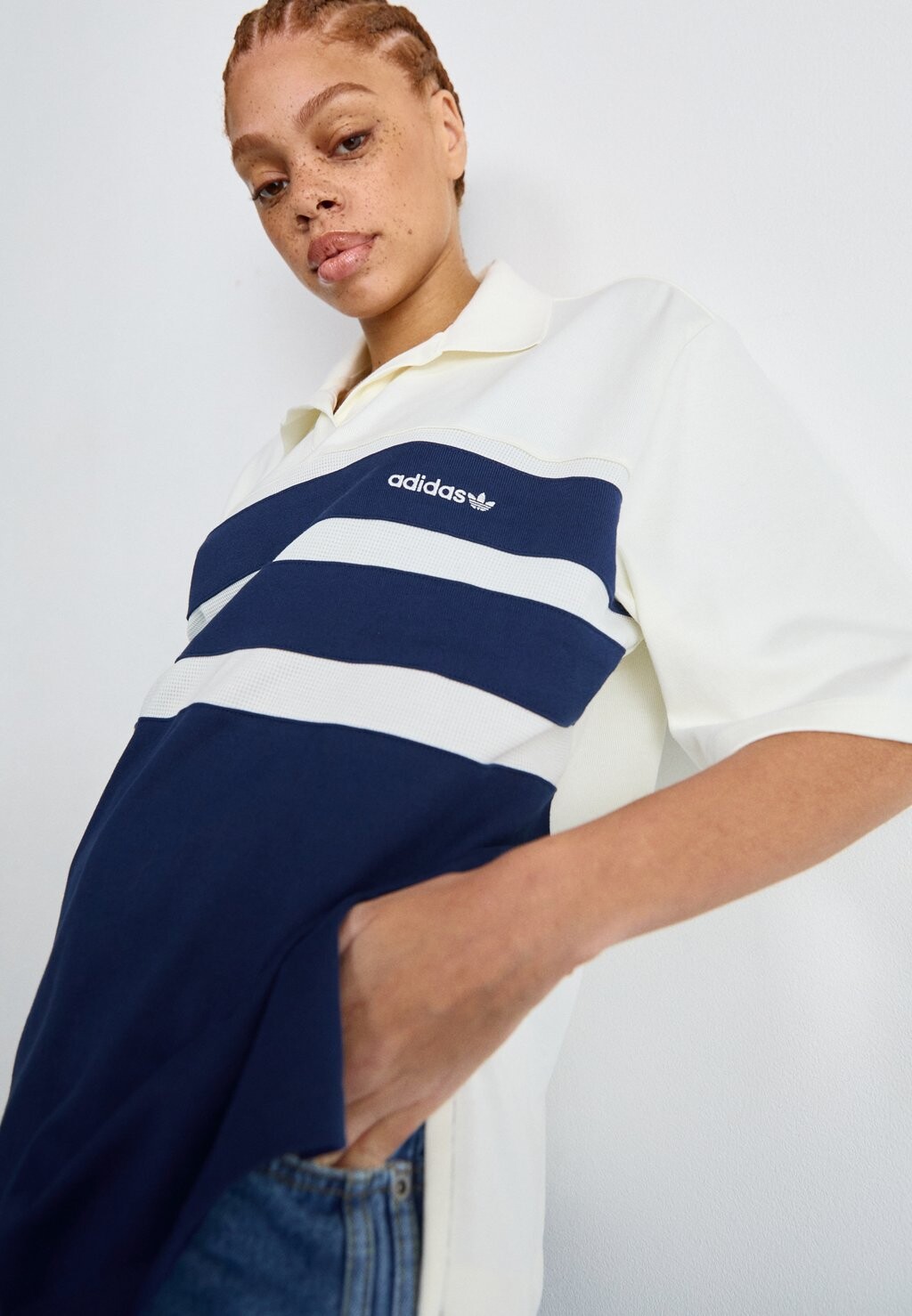 

Рубашка поло adidas Originals, молочный