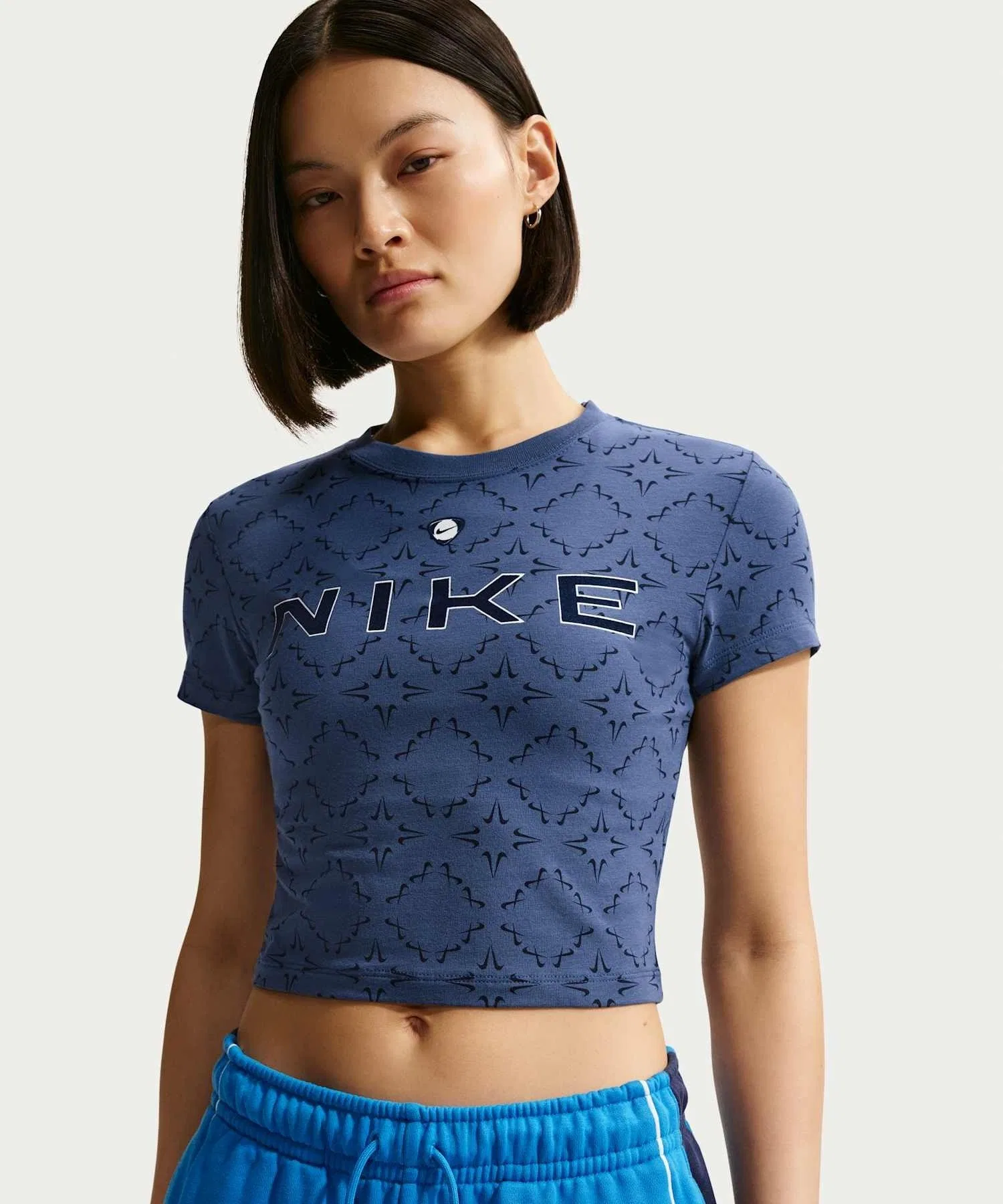 Женская футболка Nike Sportswear Chill Knit Slim Cropped T-Shirt