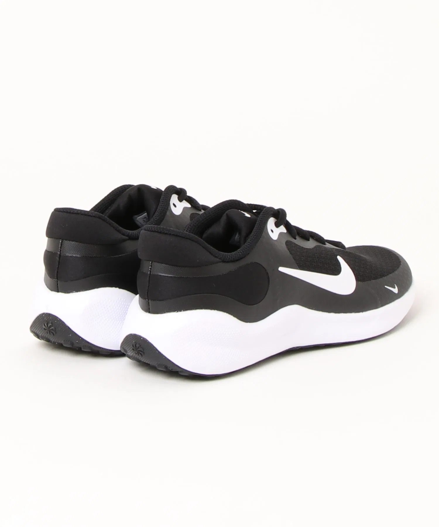 Детские кроссовки NIKE REVOLUTION 7 (GS) — фото 2