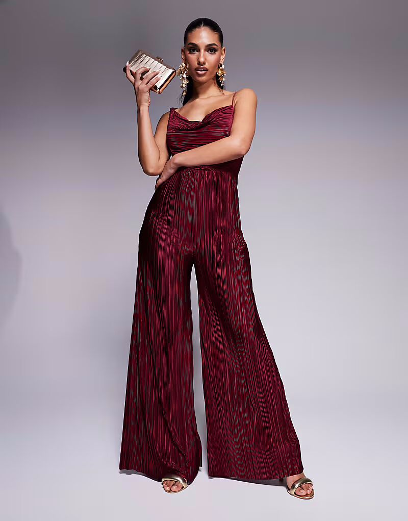 

Комбинезон на бретелях ASOS DESIGN с асимметричной драпировкой и плиссировкой в бордовом цвете