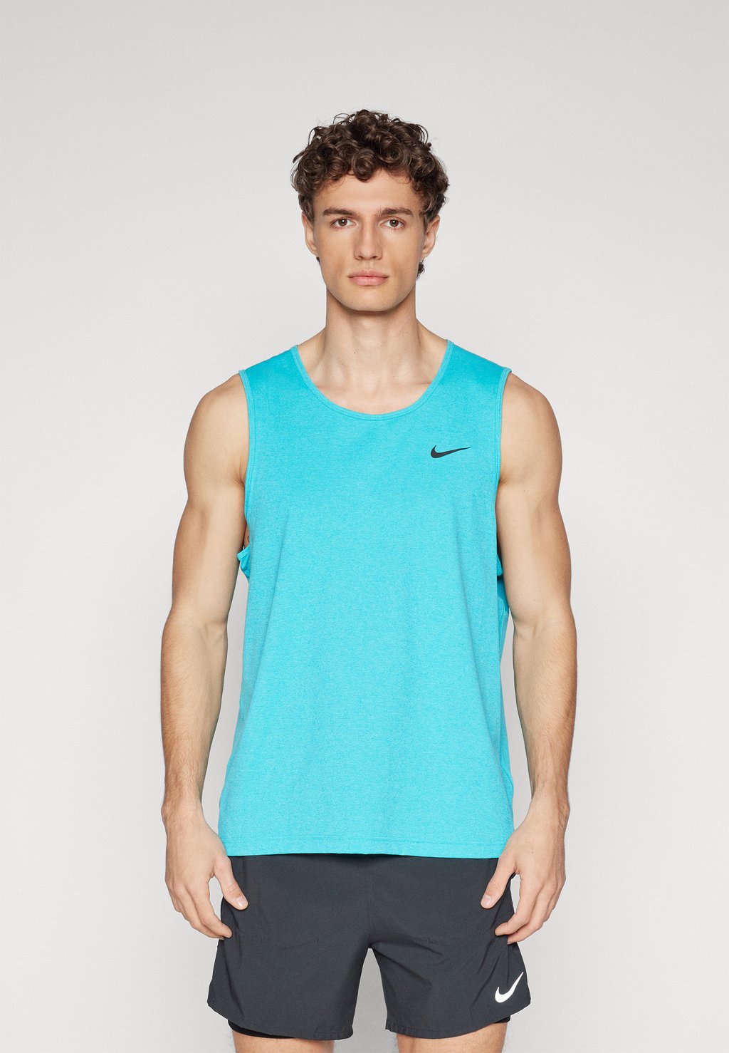 

Майка HYVERSE TANK Nike Performance, бирюзовый