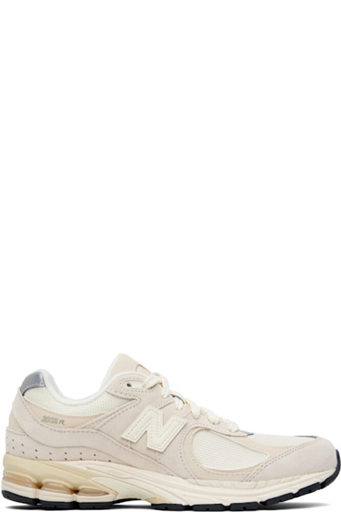 

Бежевые кроссовки 2002R New Balance