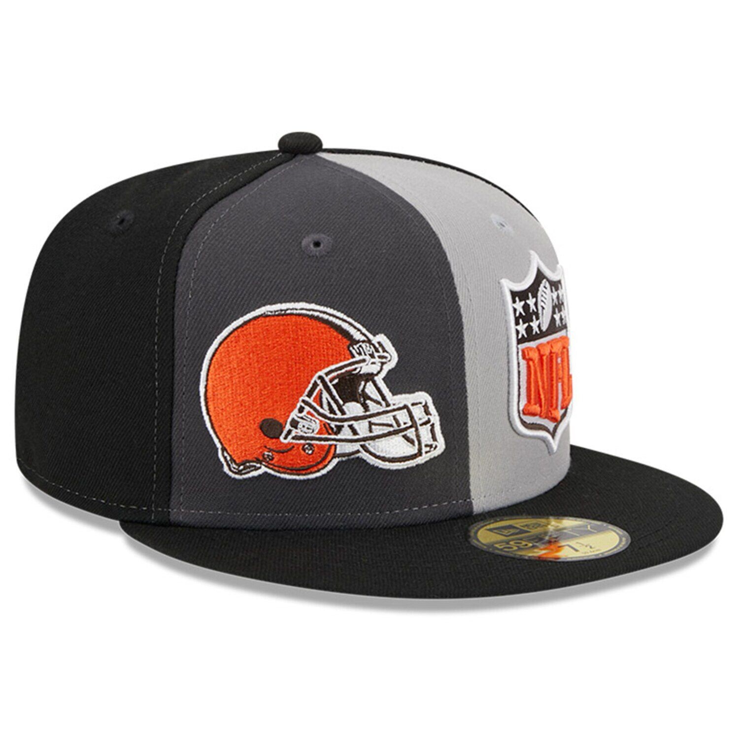 

Мужская приталенная шляпа New Era серо-черная Cleveland Browns 2023 Sideline 59FIFTY