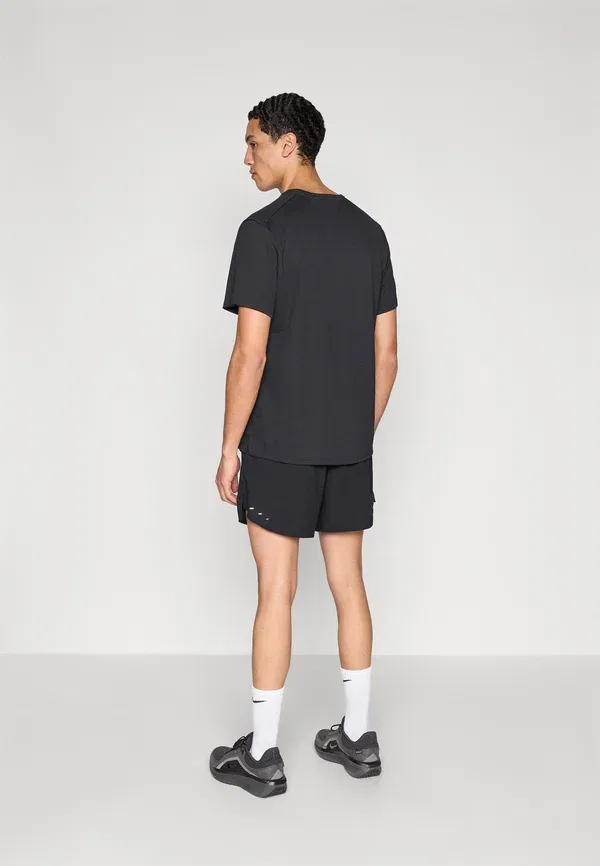 Шорты спортивные Nike Performance Stride, черный/отражающий серебристый — фото 3