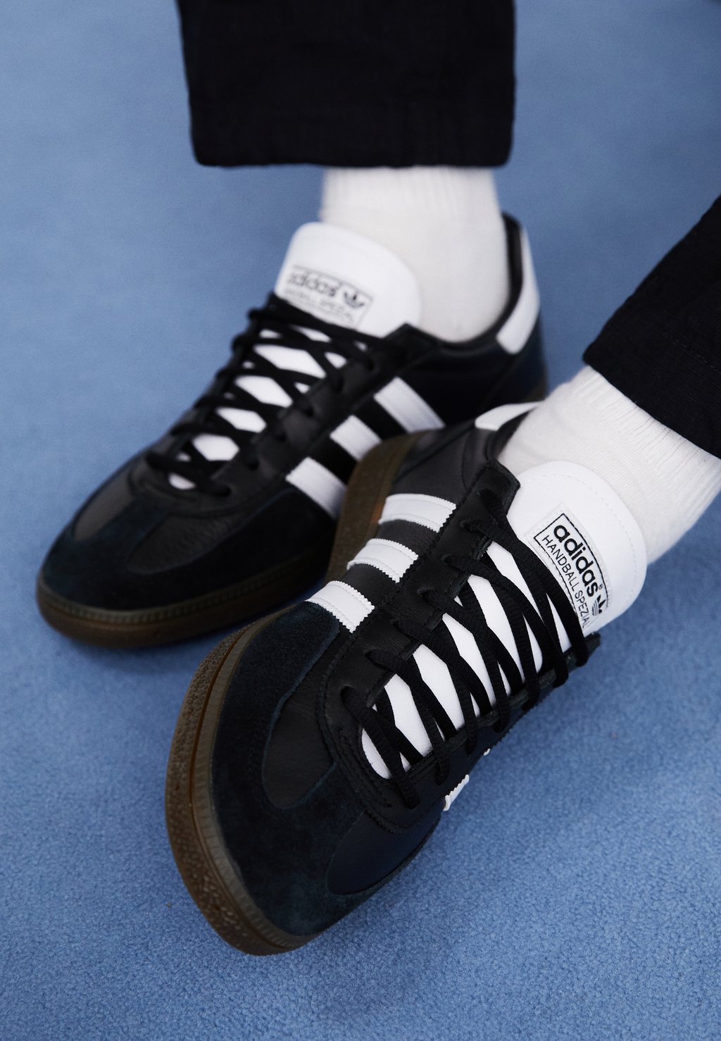 

Низкие кроссовки Handball Spezial Unisex adidas Originals, цвет core black/footwear white, Серый, Низкие кроссовки Handball Spezial Unisex adidas Originals, цвет core black/footwear white