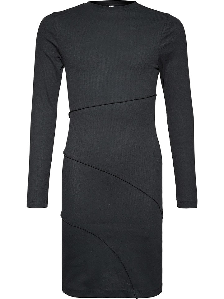 

Blue Effect Платье в черном