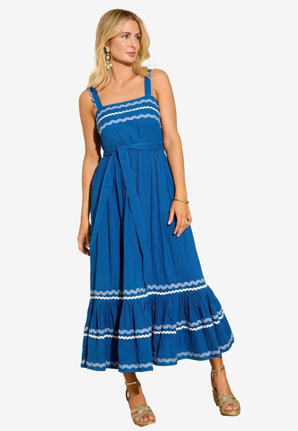 

Повседневное платье REGULAR FIT - CRINKLE TRIM TIERED MIDI SUN Friends Like These, синий