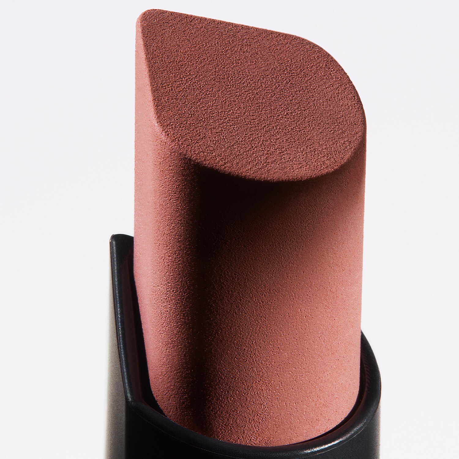 Стойкая увлажняющая помада, шелковистая и матовая - Rouge Artist For Ever Make Up For Ever, 174 Fearless Sienna - Satin (2,8 g) — фото 4