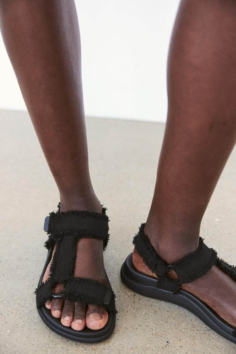 

Спортивные сандалии из ткани ZARA, черный