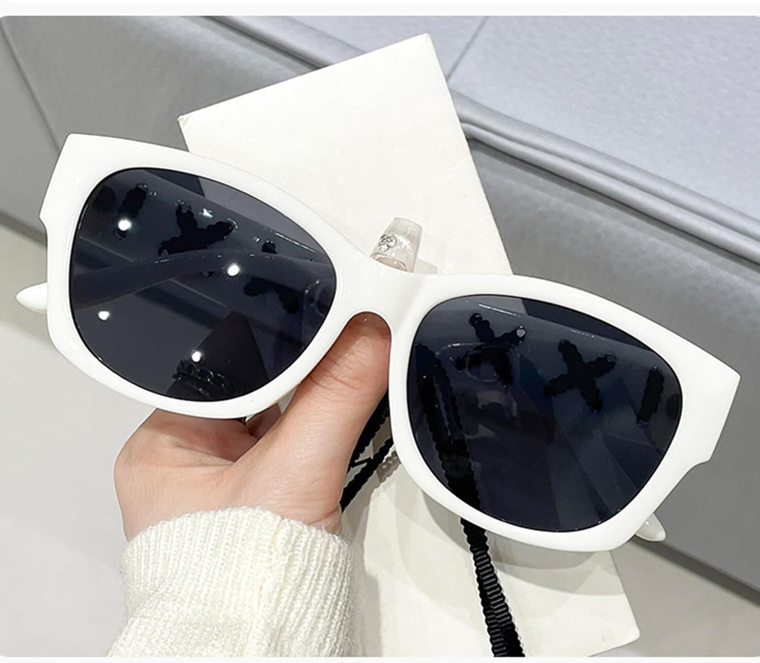 

Женские солнцезащитные очки Bullabulling с круглыми ремешками и лентой, крупной оправой, модным ремешком и регулируемой застежкой, защита от УФ-излучения UV400, для езды на велосипеде, White