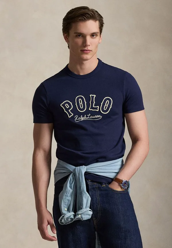 Футболка приталенного кроя с принтом логотипа в западном стиле. Polo Ralph Lauren, Cruise Navy
