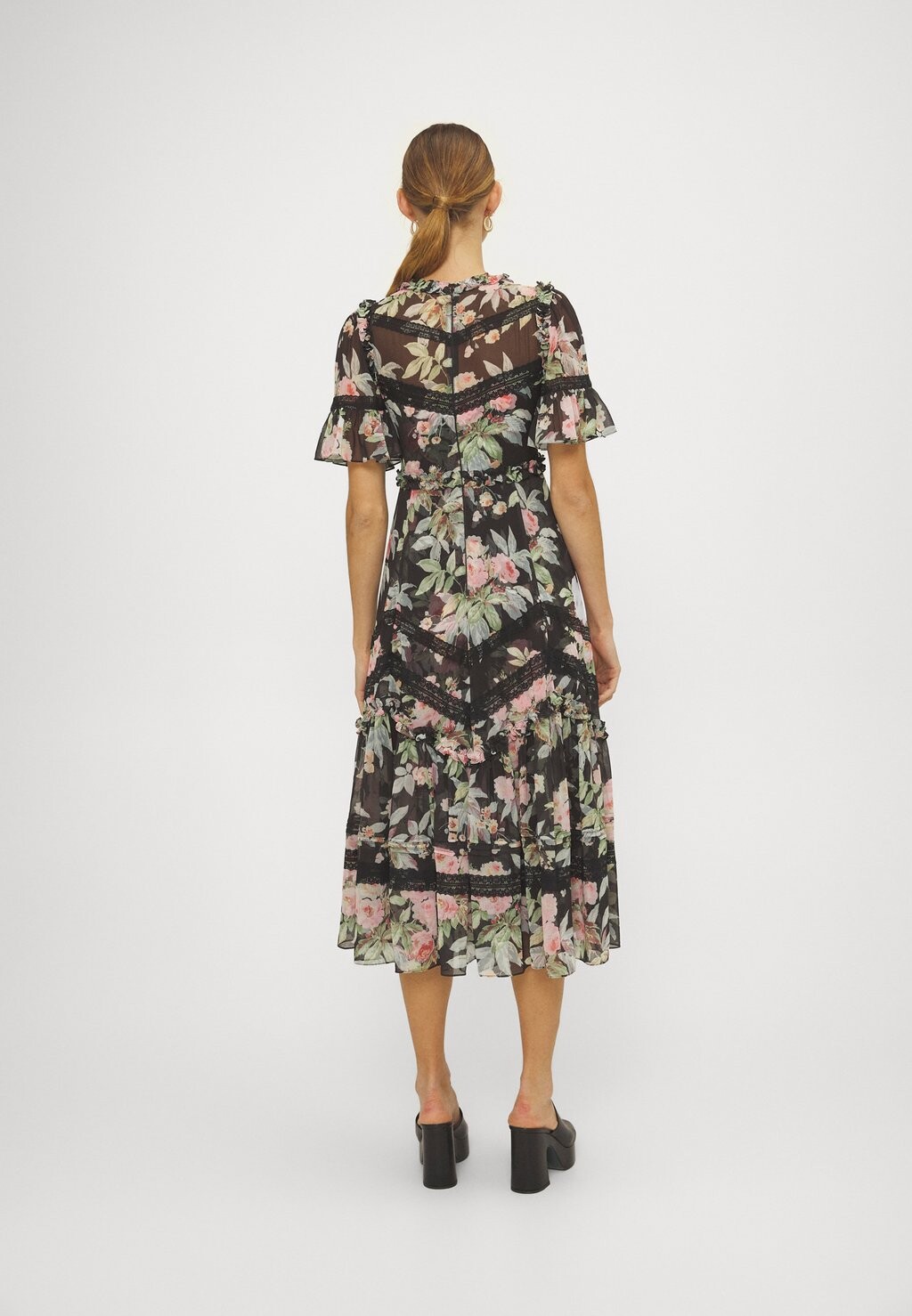 

Дневное платье PARADISE GARDEN SONATA GEORGETTE BALLERINA DRESS Needle & Thread, черный