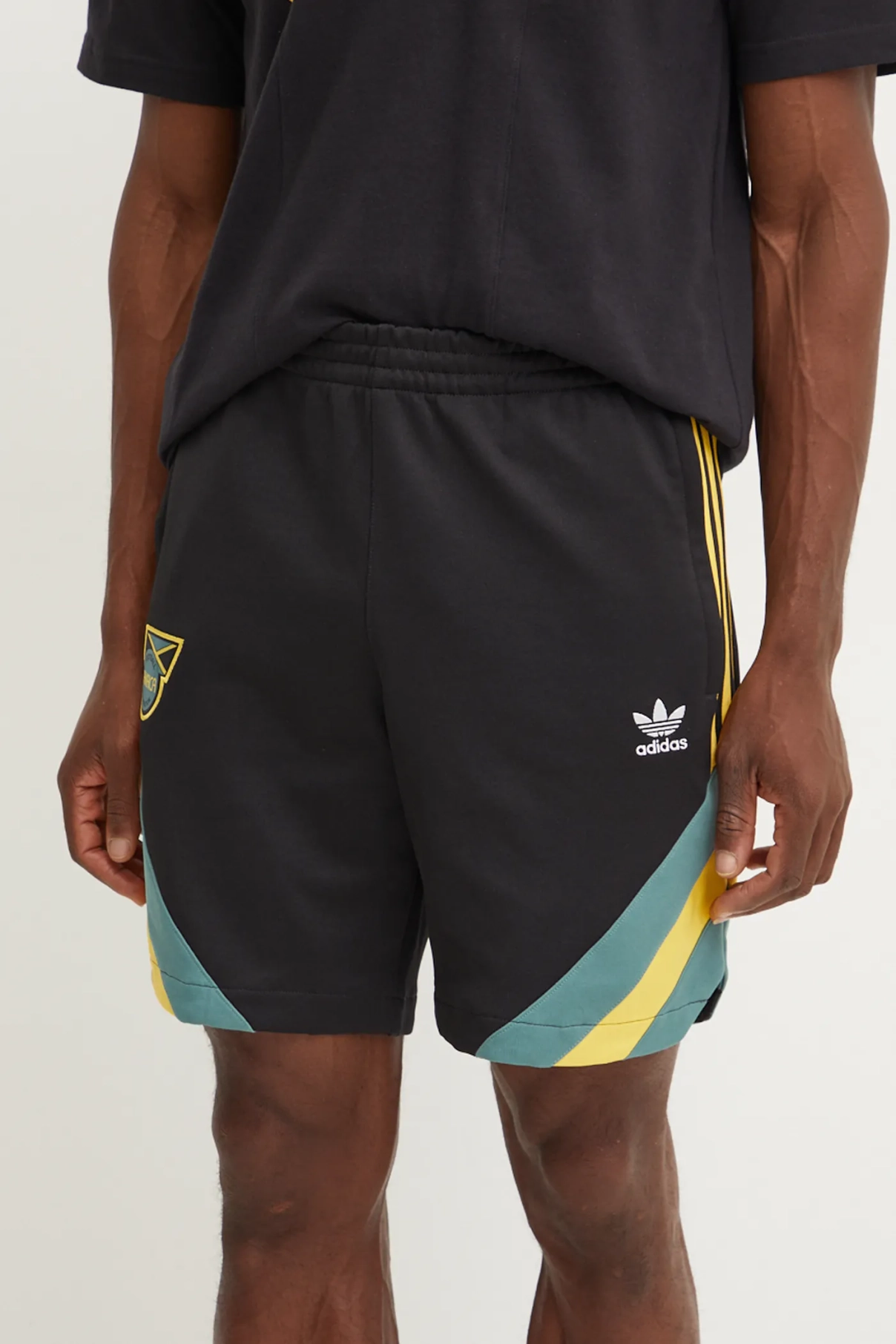 

Шорты adidas Originals, черный