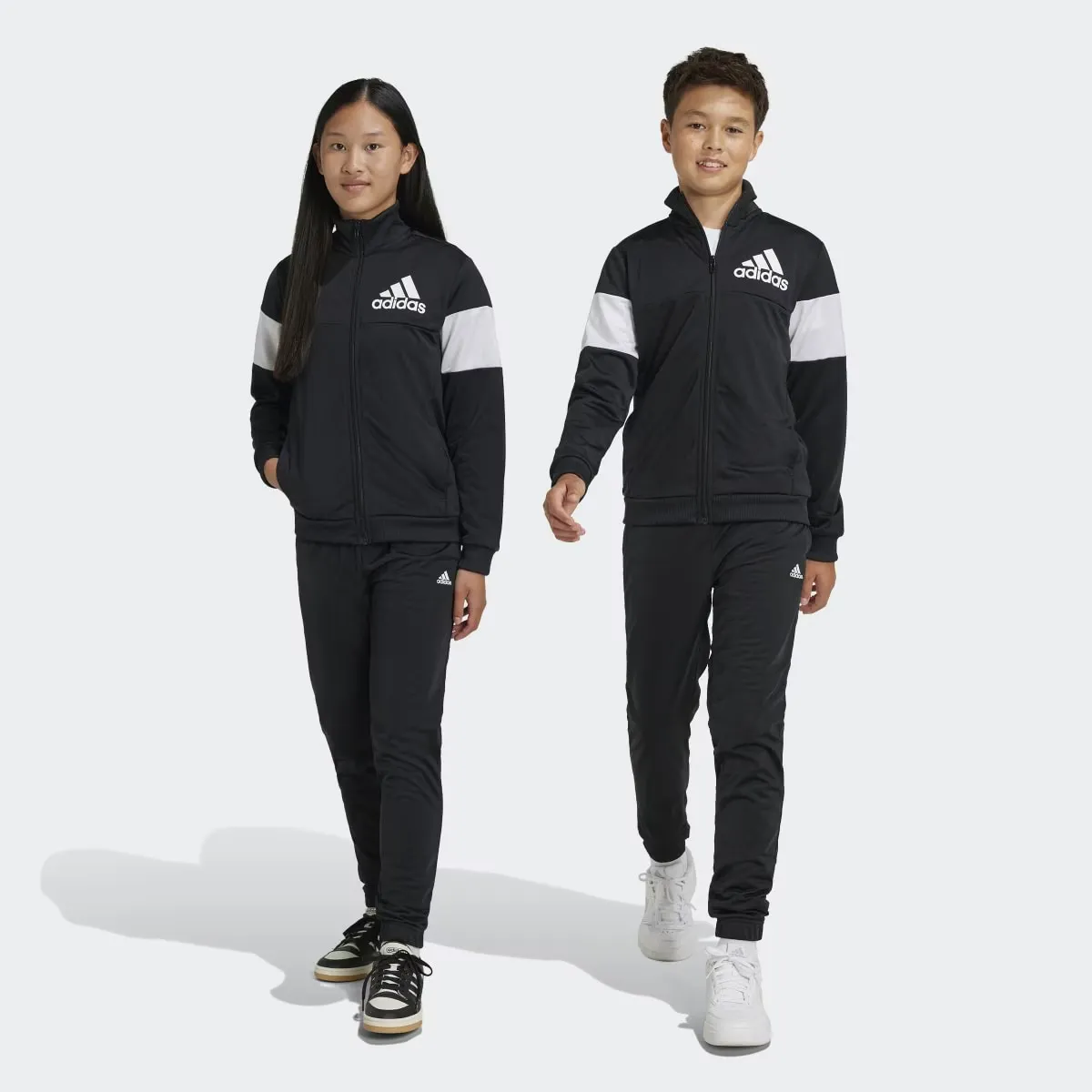 

Детский спортивный костюм Adidas B TS, чёрный