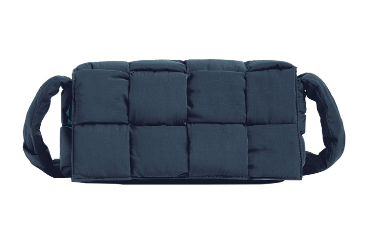 

Bottega Veneta Технологичная стеганая сумка-кассета через плечо