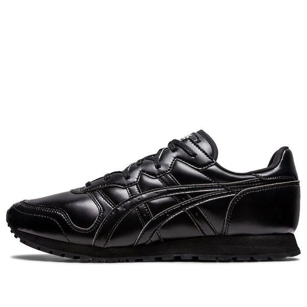 

Кроссовки x Comme Des garcons, рубашка OC Runner Asics, черный