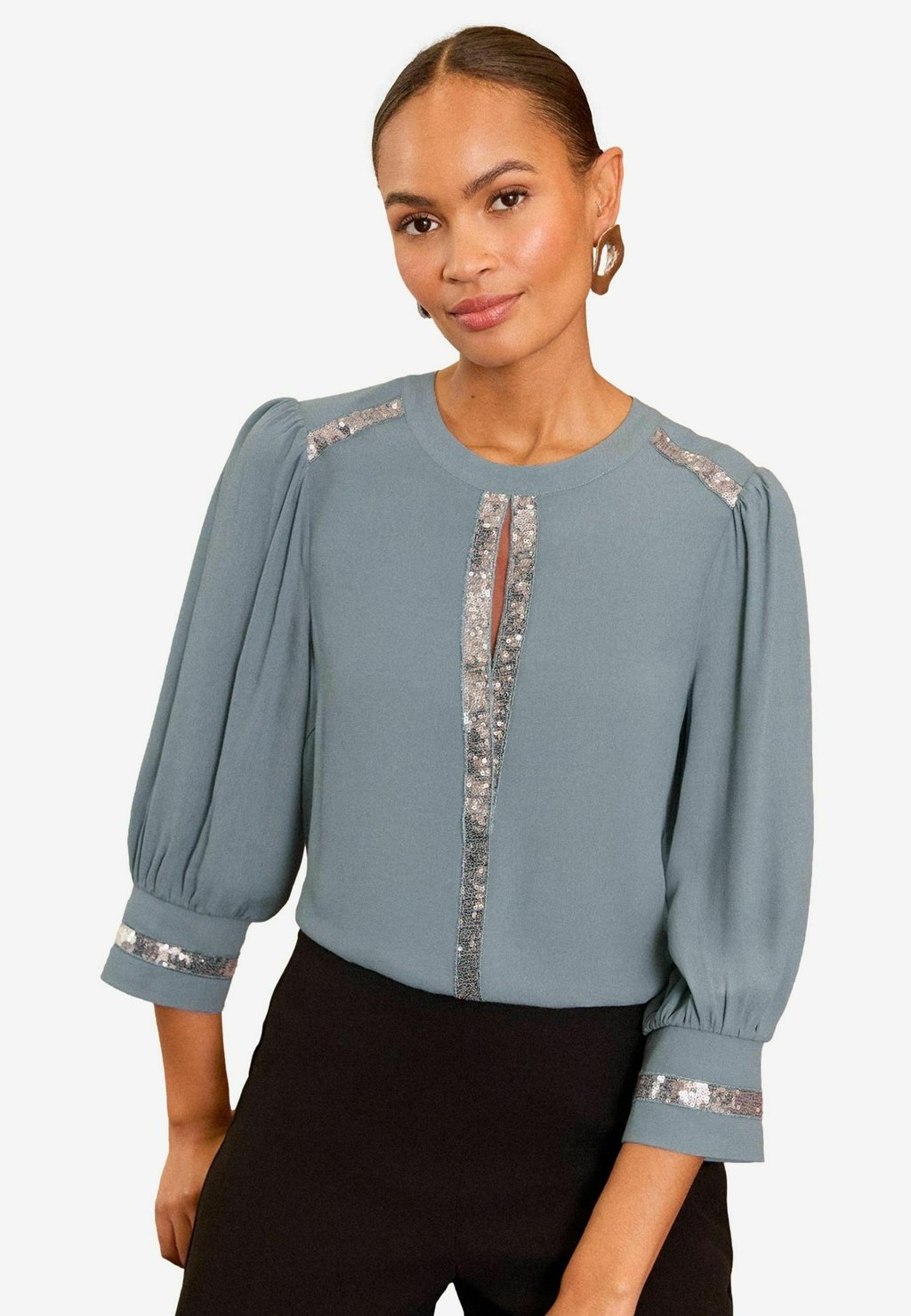 

Блуза REGULAR FIT SEQUIN KEYHOLE CREW NECK 3/4 SLEEVE Love & Roses, синий