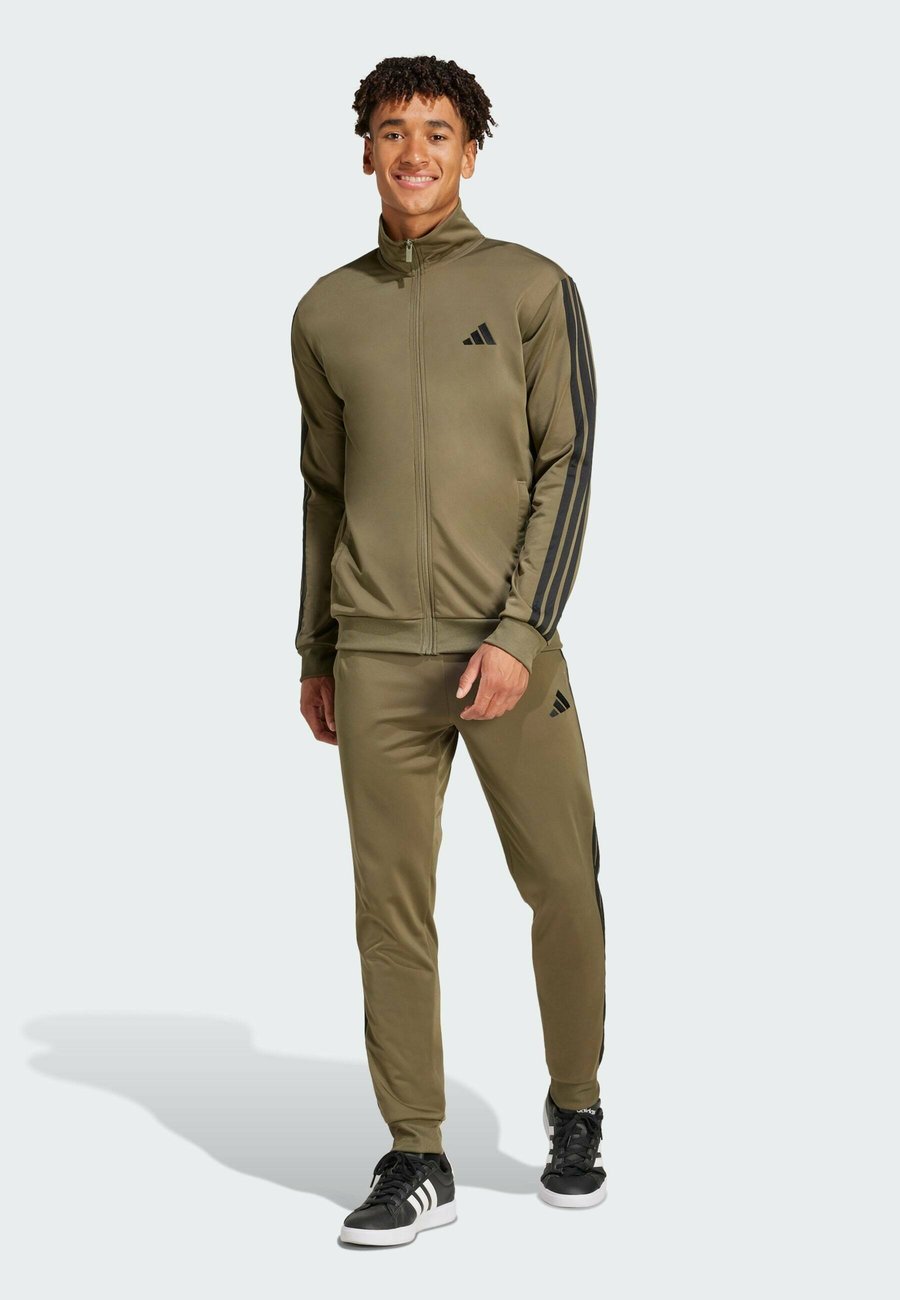

Спортивный костюм Adidas Sportswear M 3S TR TT TS SET, Olive Strata/Olive