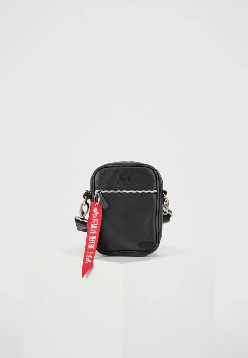 

Рюкзак Alpha Industries "Аксессуары Alpha Industries - Сумки RBF Leather Utility Bag", черный